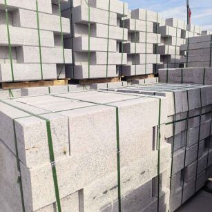 南京 高性价比路沿石（底色微红），低价工地首选