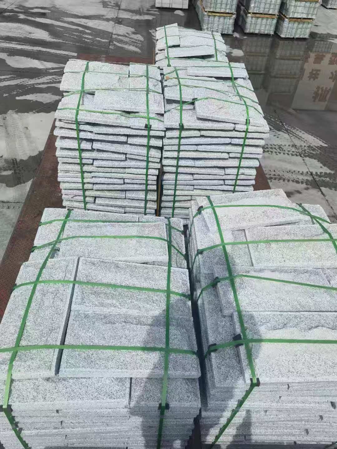 南京 芝麻白蘑菇石装车出货