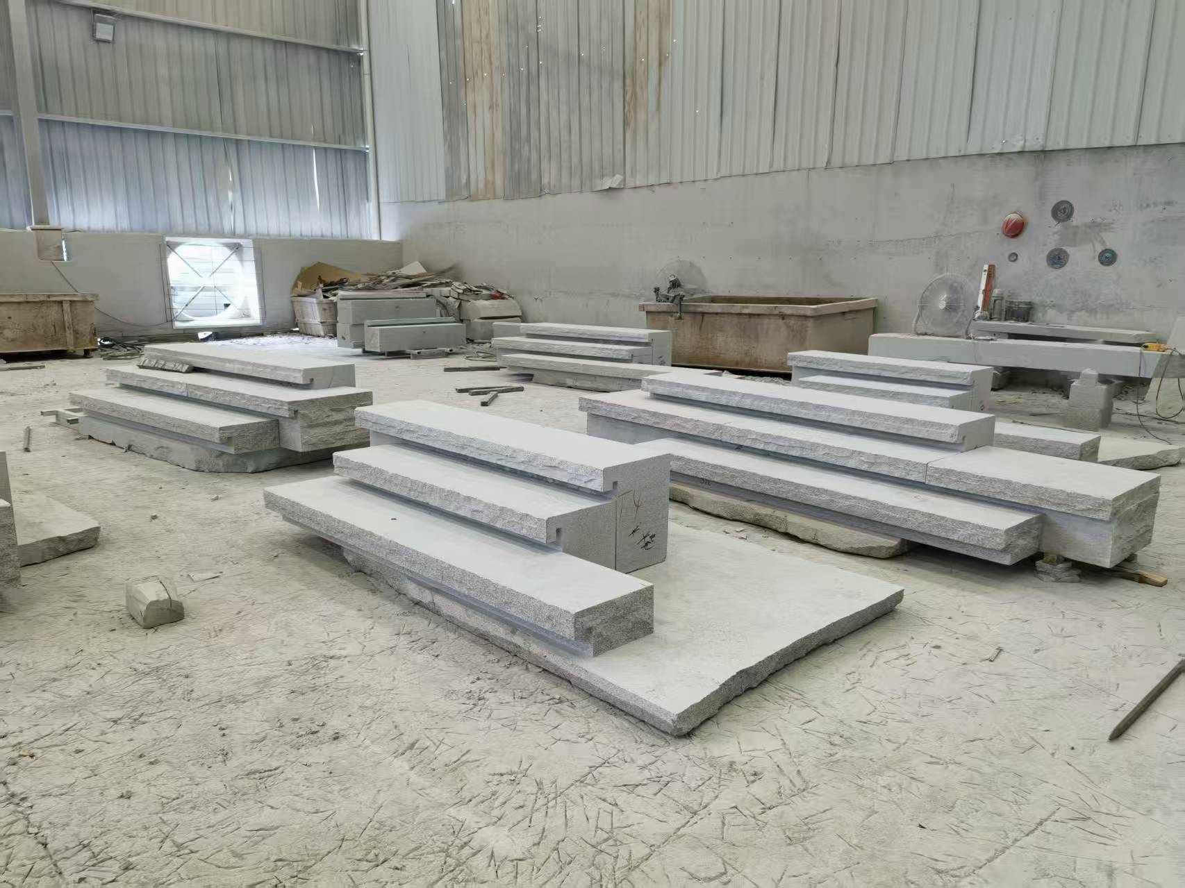 南京 整石台阶（大面火烧+侧面自然面），出货前厂内拼装